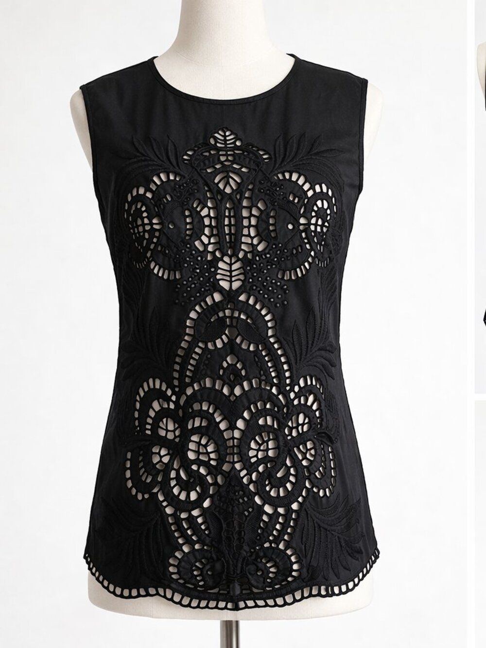 🆕 [Per Se] Black Embroidered Sleeveless Top Sz: 4